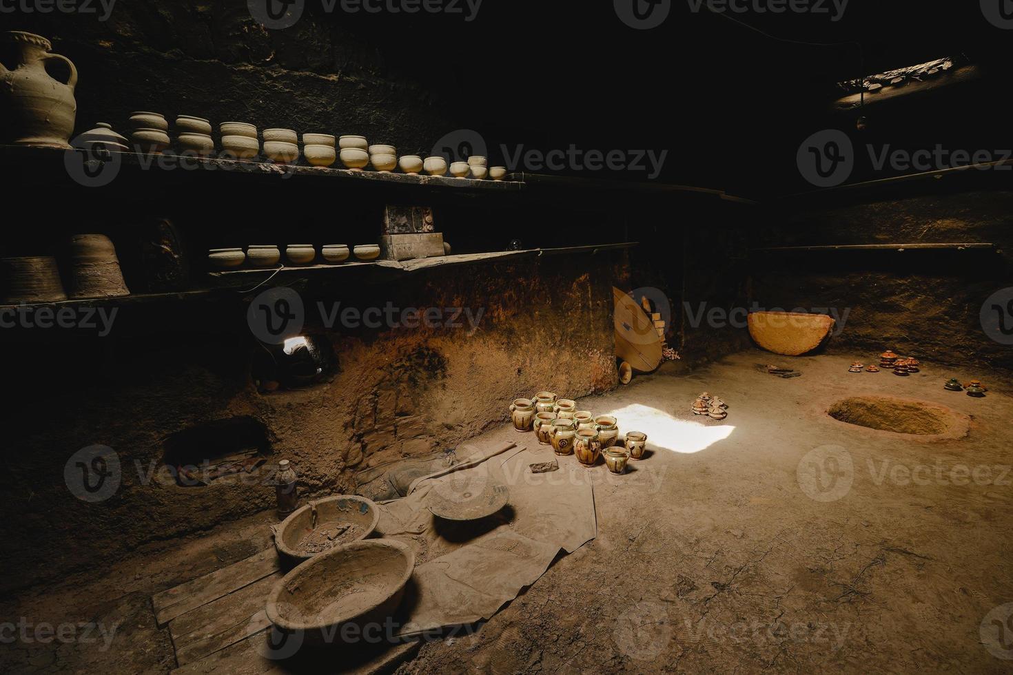 feito à mão cerâmica é uma precioso cultural característica dentro a folk casas em tem espaço dentro kashgar foto