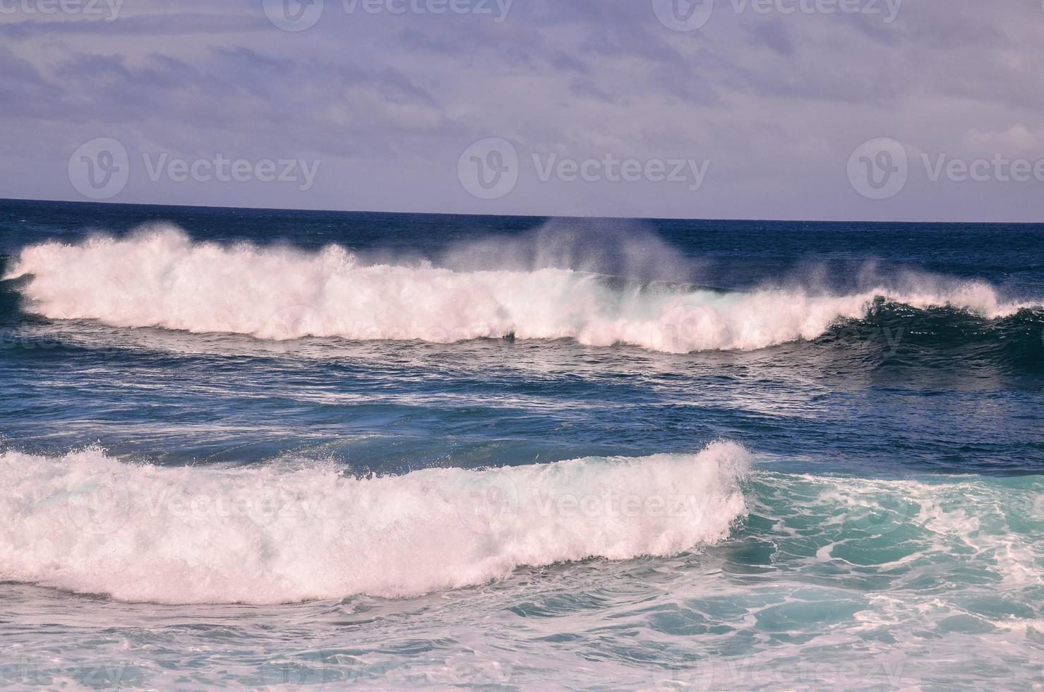 enormes ondas do mar foto