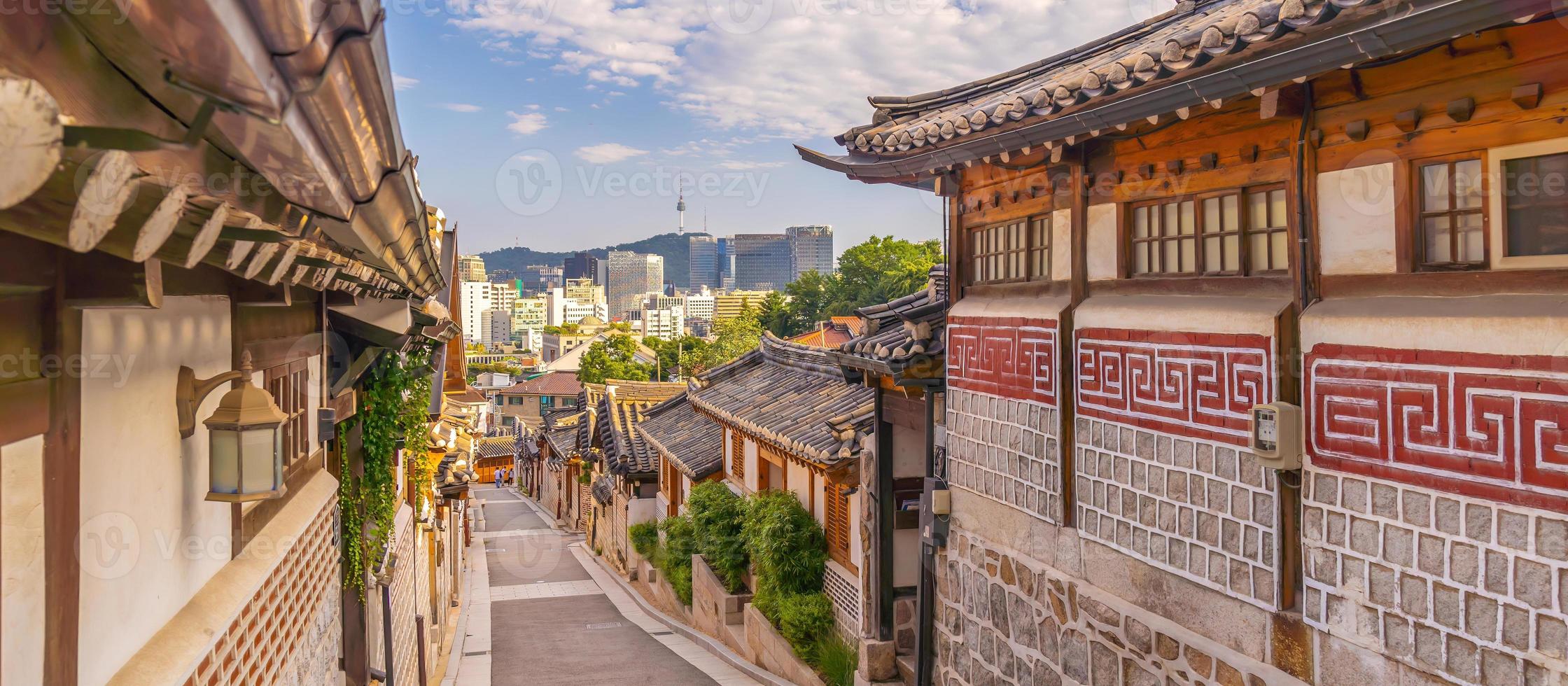 Bukchon hanok Vila com Seul cidade Horizonte, paisagem urbana sul Coréia foto