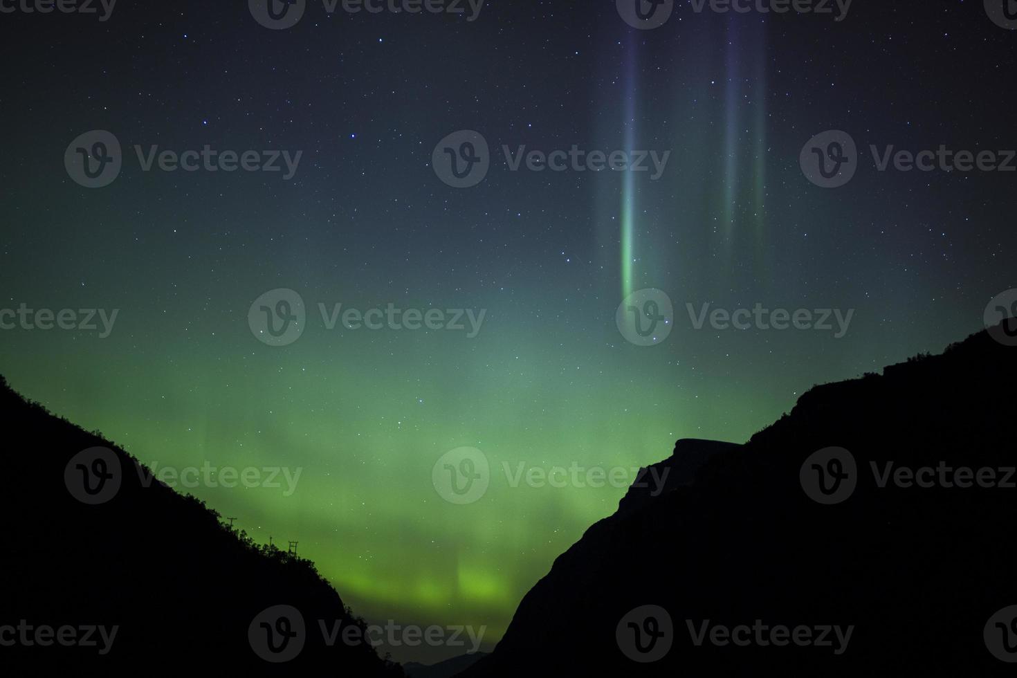 Noruega aurora luzes e natureza foto