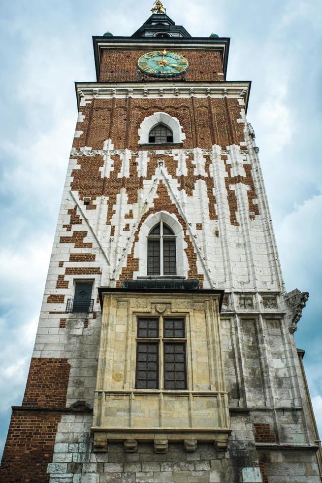 Cracóvia, Polônia 2017 - atrações arquitetônicas turísticas na praça histórica de Cracóvia foto