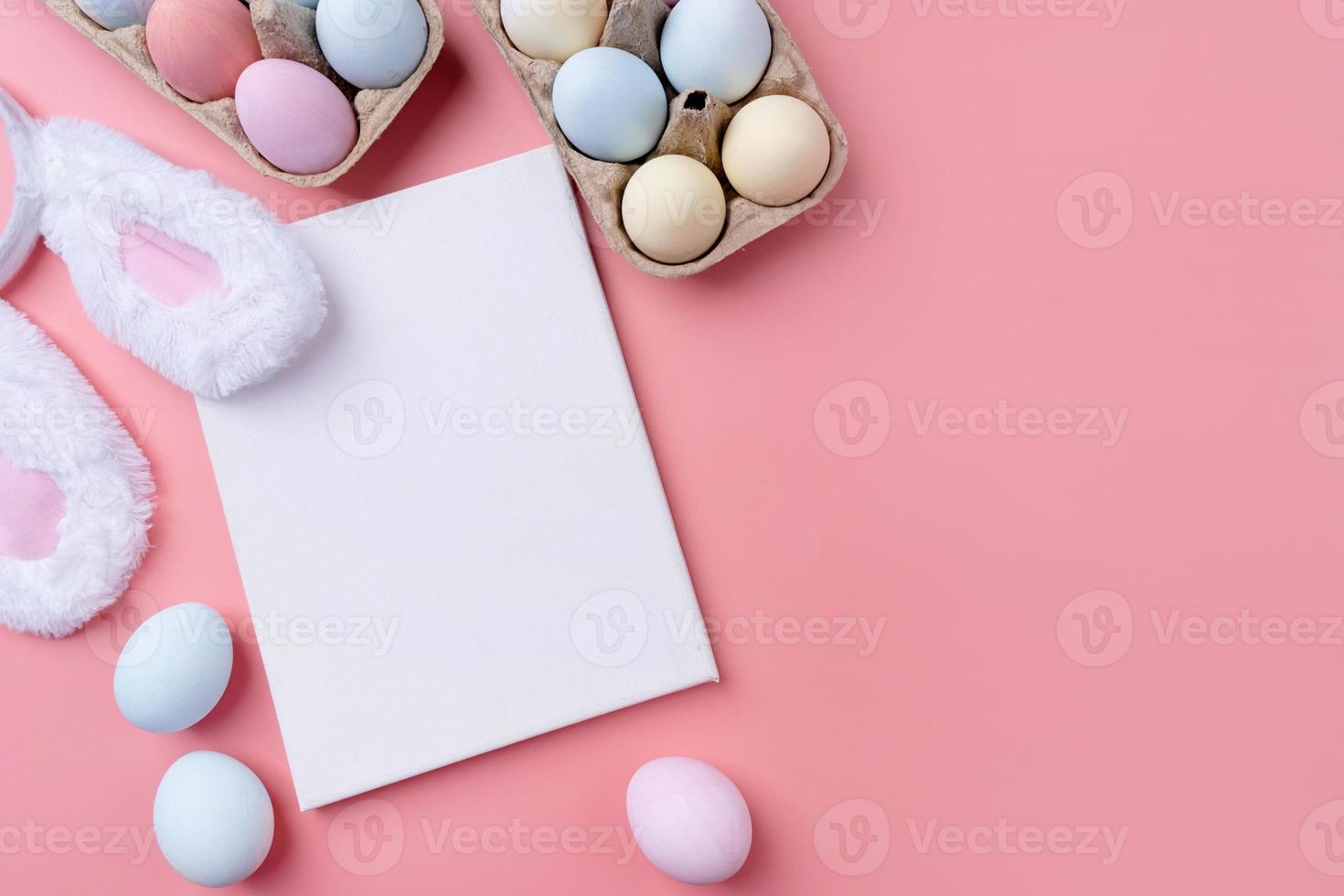 pastel colori Páscoa ovos com em branco branco quadro, Armação para brincar Projeto foto