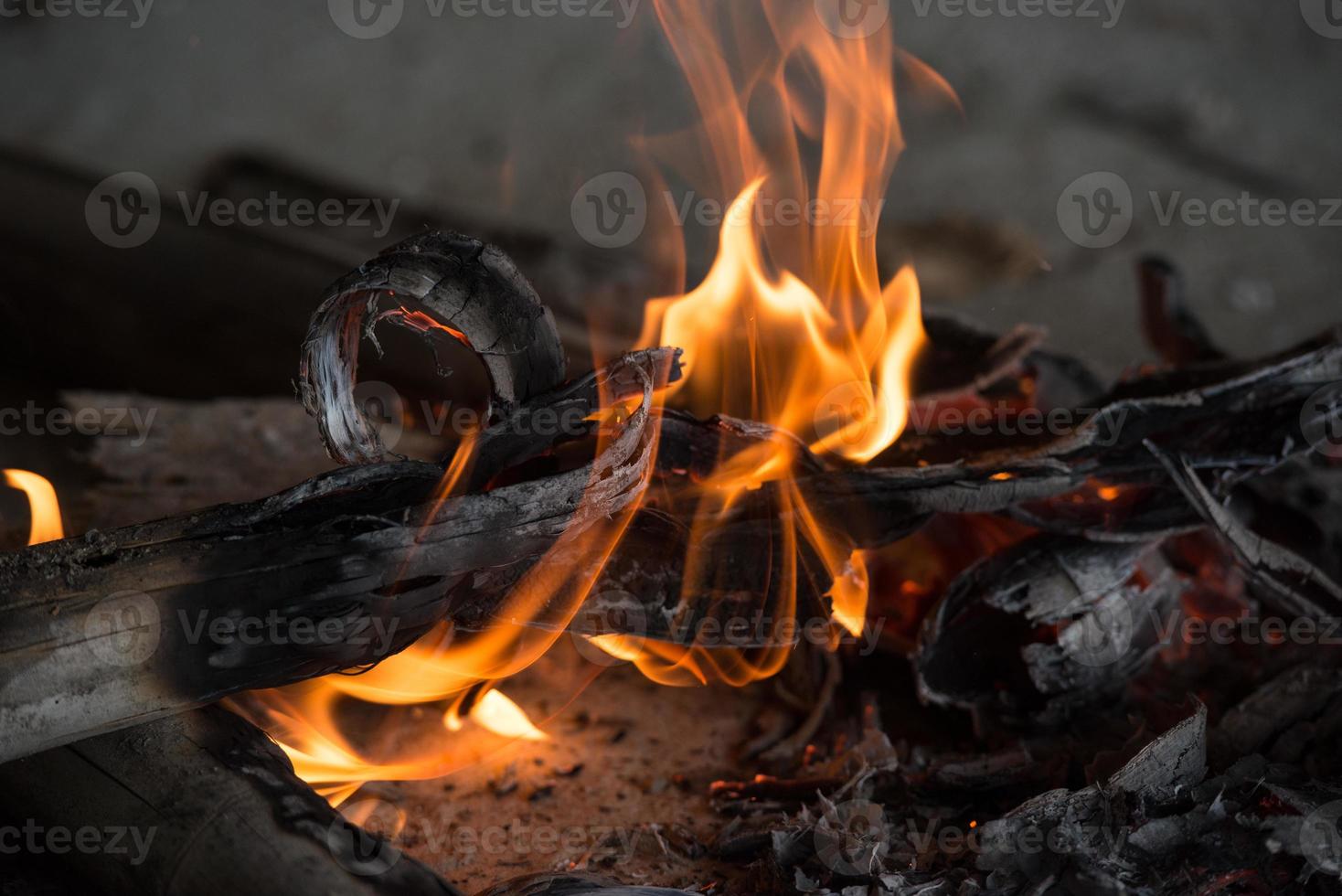 fogo e quadro, Armação com lenha 10 foto