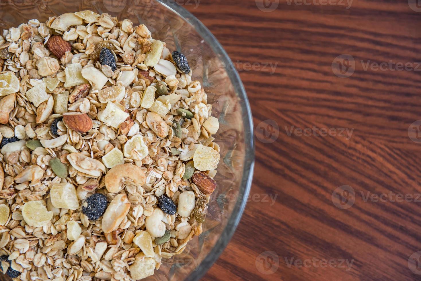 caseiro granola em madeira mesa foto