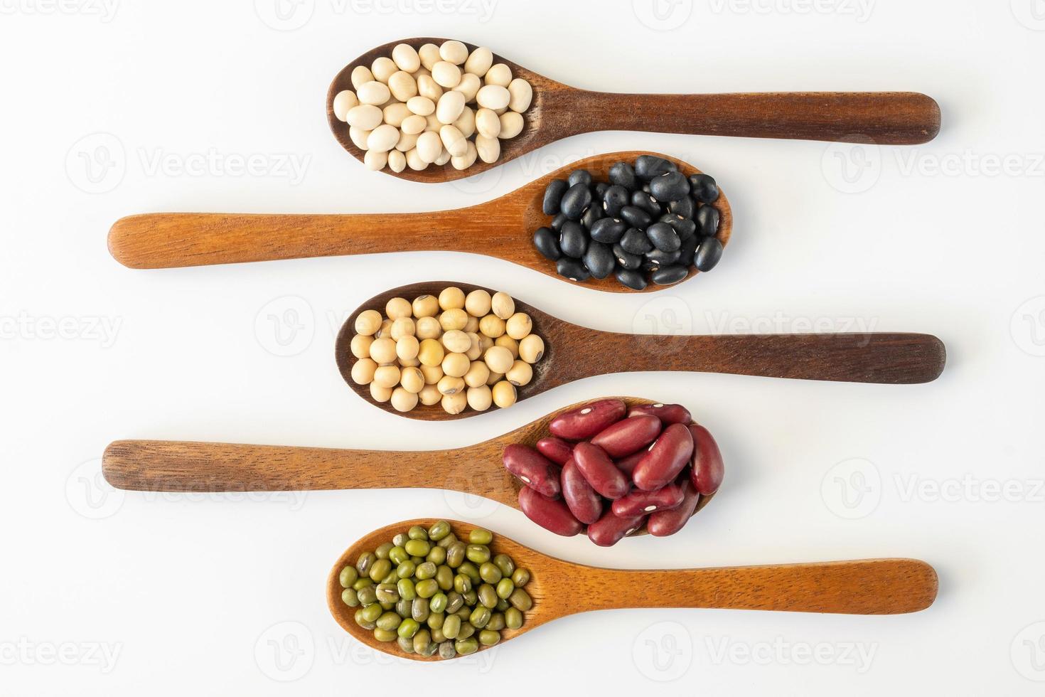 coleção de sementes de grãos inteiros isoladas no fundo branco foto