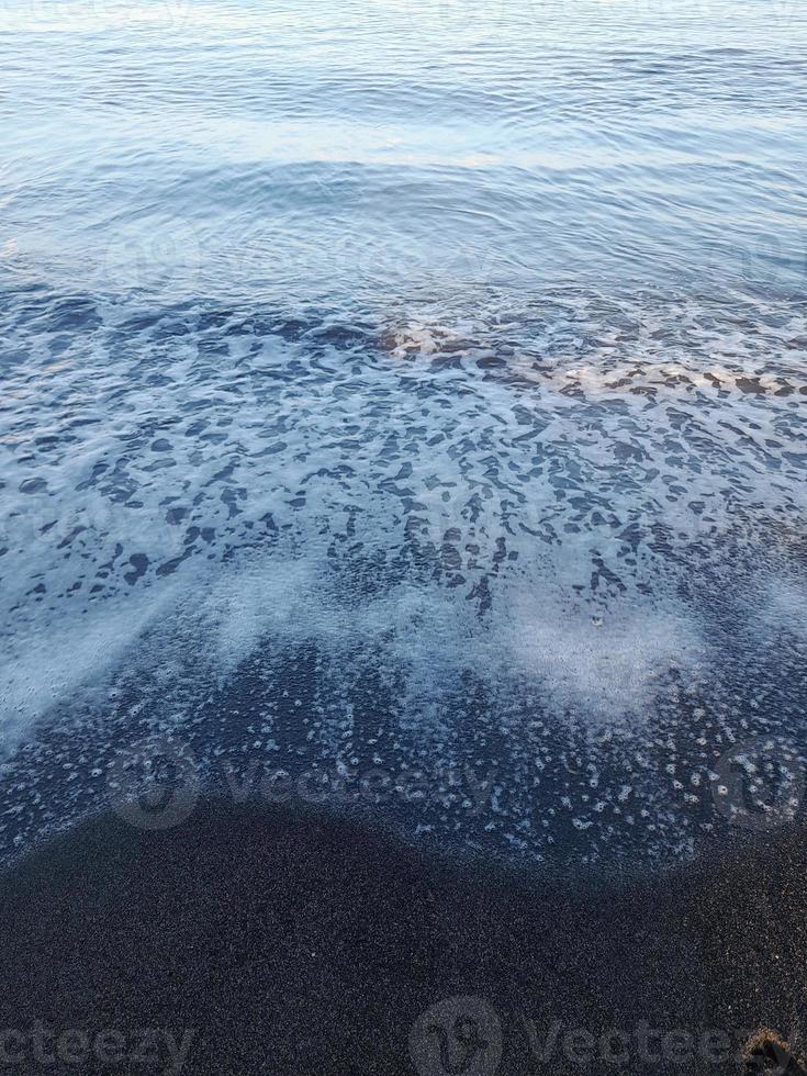 manhã atmosfera em uma de praia em a ilha do lombok, Indonésia foto