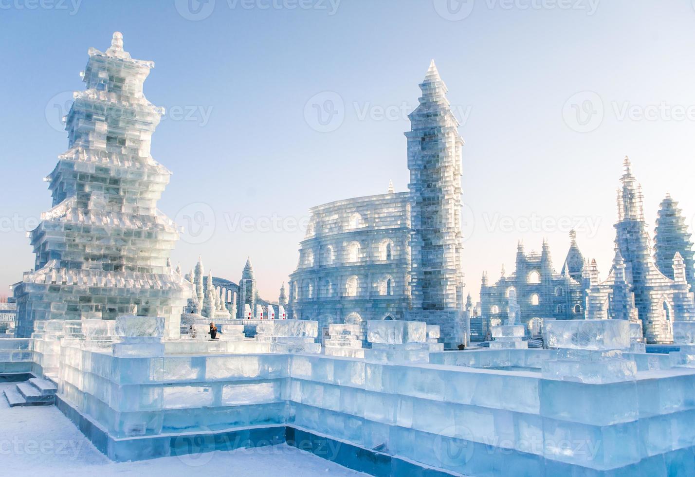 Harbin internacional gelo e neve escultura festival é a anual inverno festival dentro harbin, China. isto é a mundo maior gelo e neve festival. foto