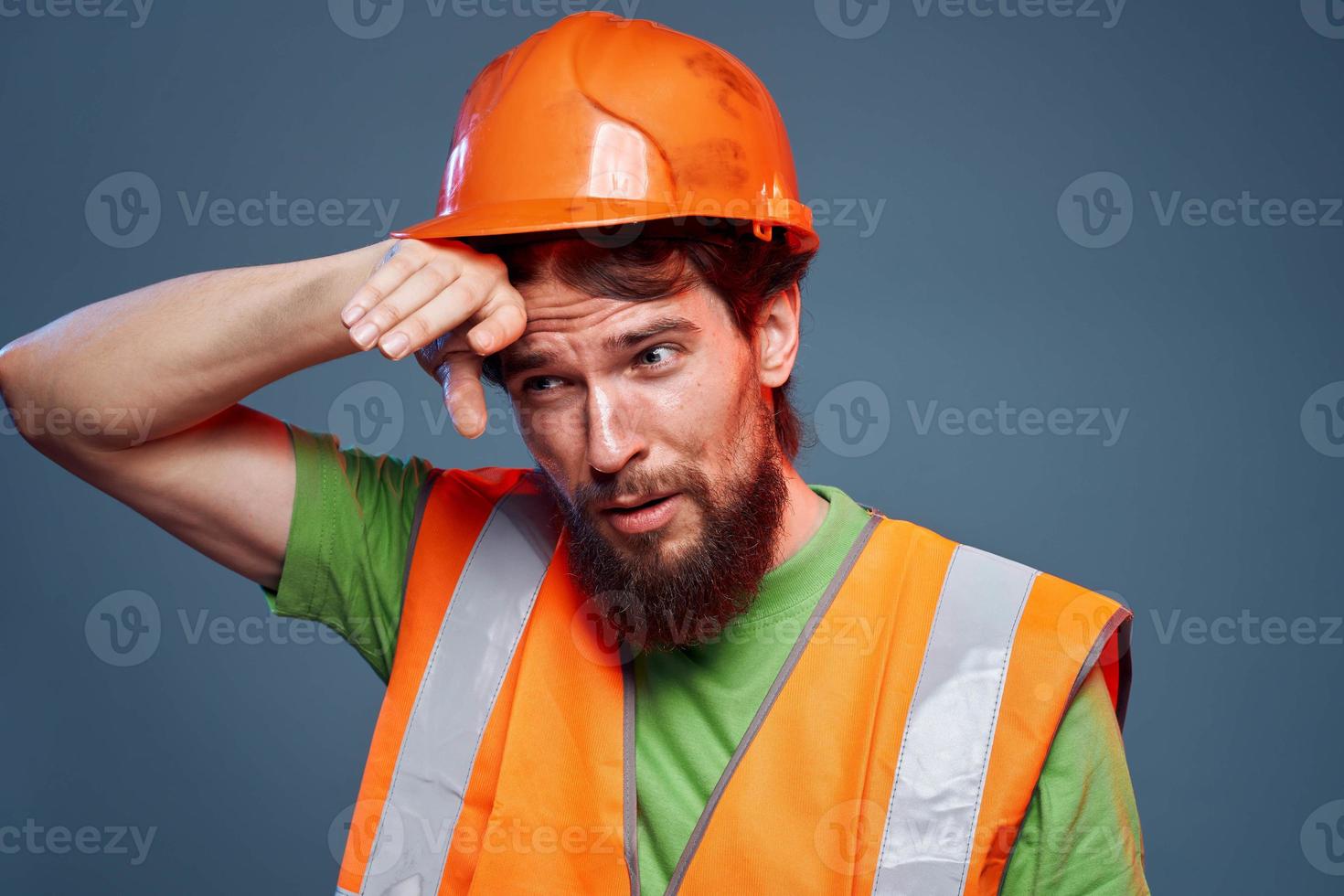 trabalhando homem fadiga estilo de vida profissional cortada Visão foto