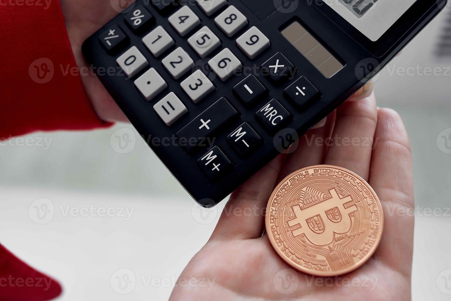 criptomoeda bitcoin calculadora calculando a custo do Internet finança foto