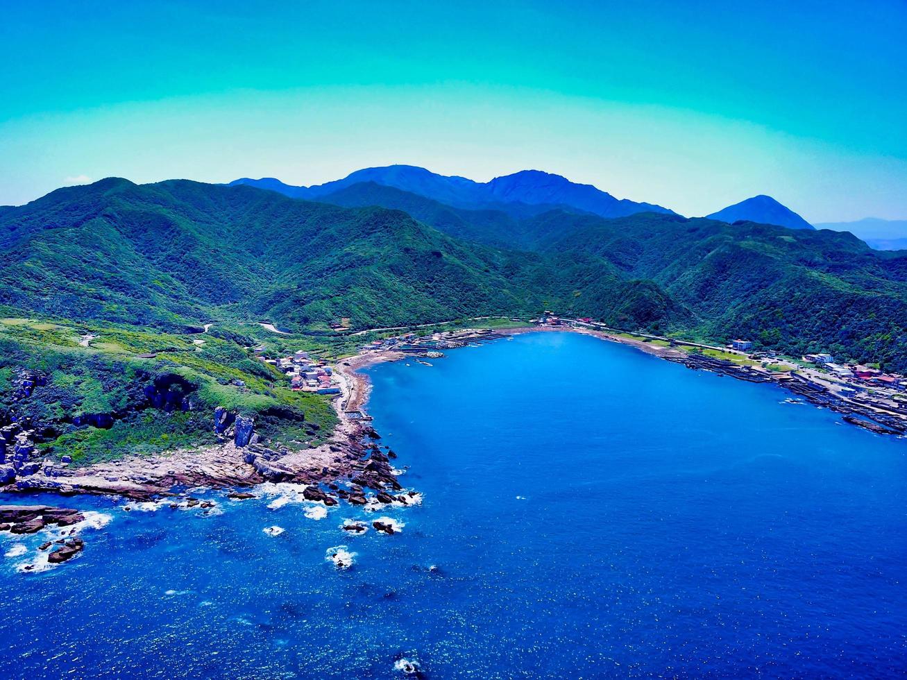 vista aérea da costa nordeste de taiwan na cidade de nova taipei foto