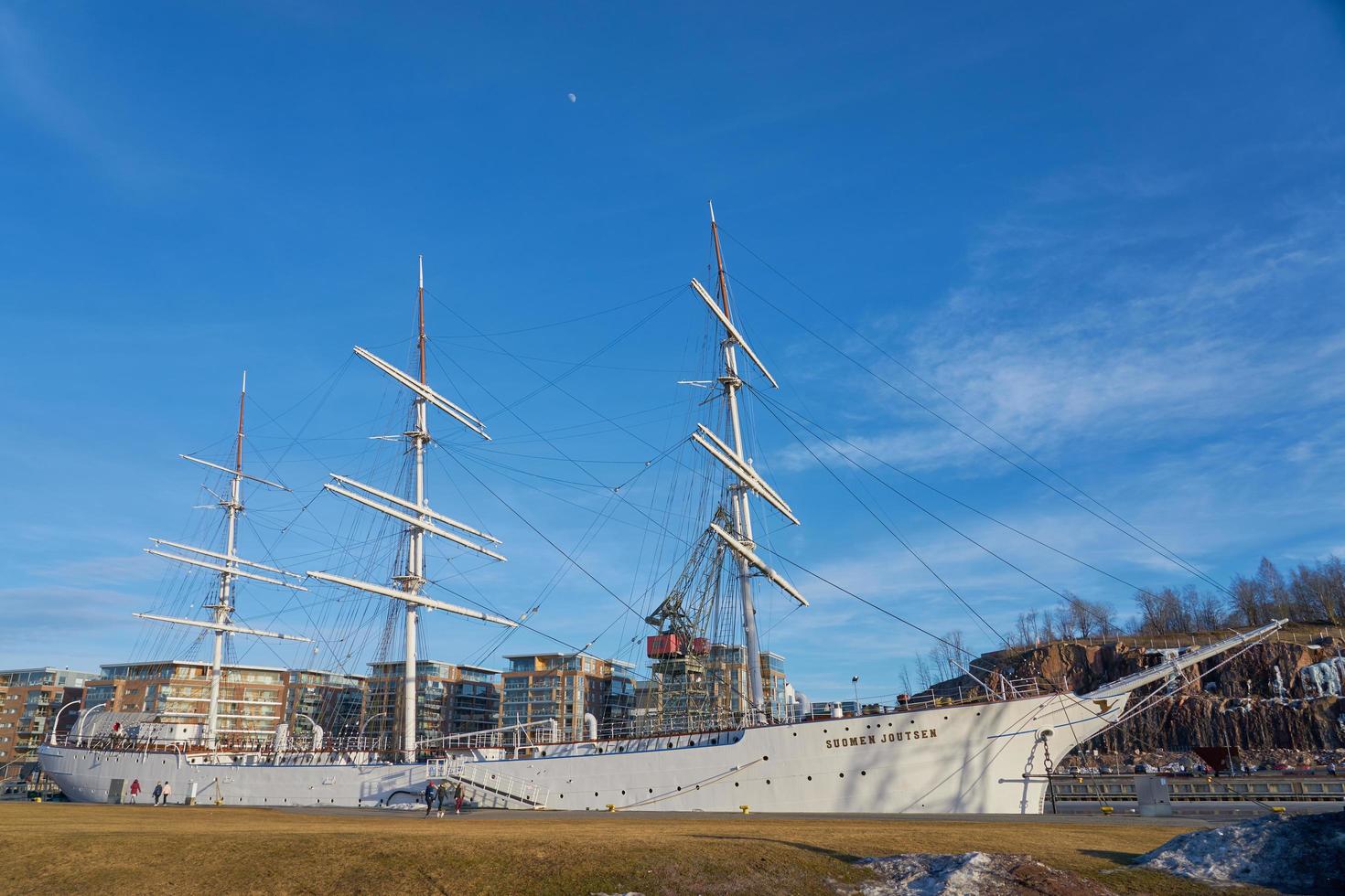 turku, finlândia, 23 de março de 2021 - navio finlandês cisne suomen joutsen foto