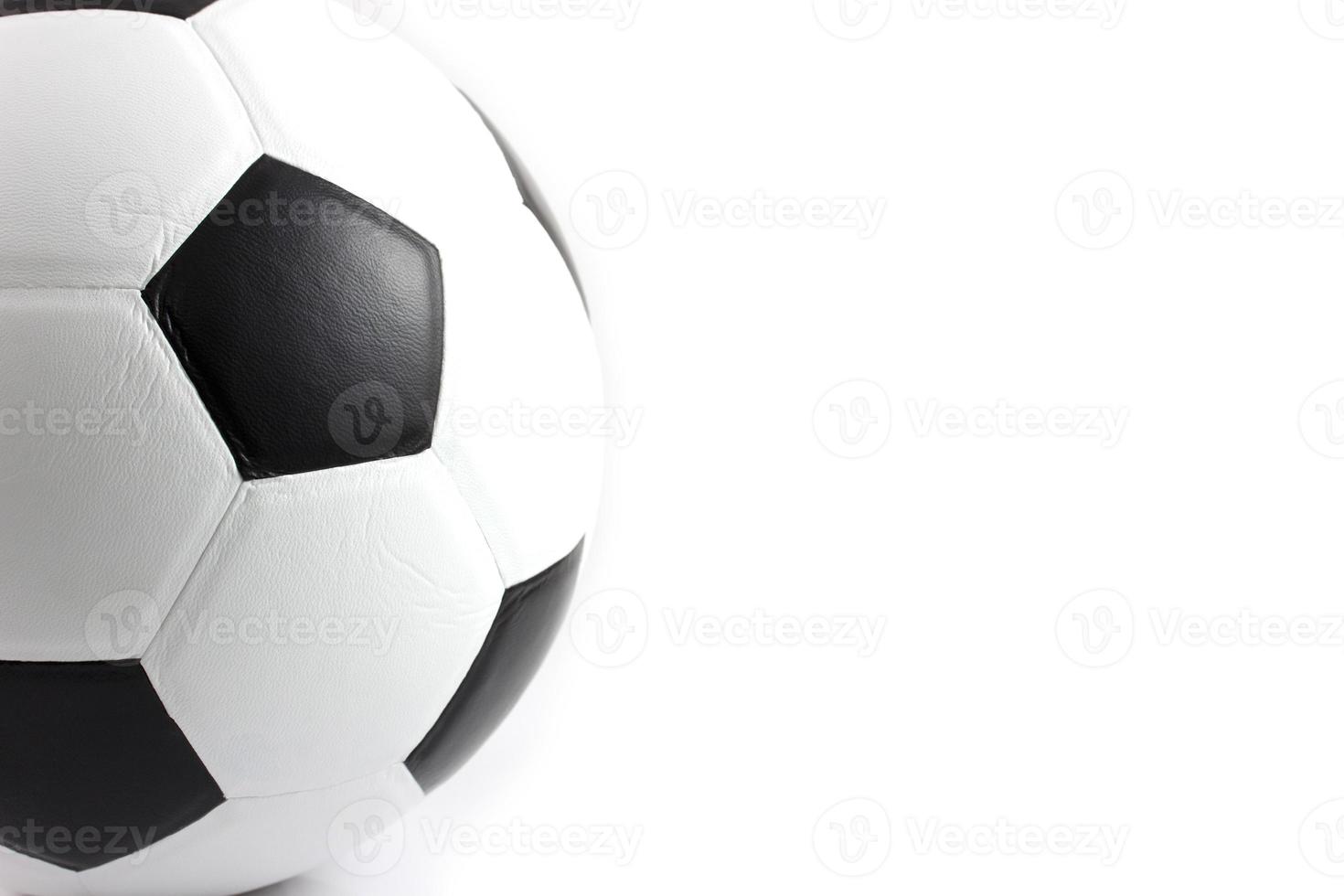futebol isolado em um fundo branco foto
