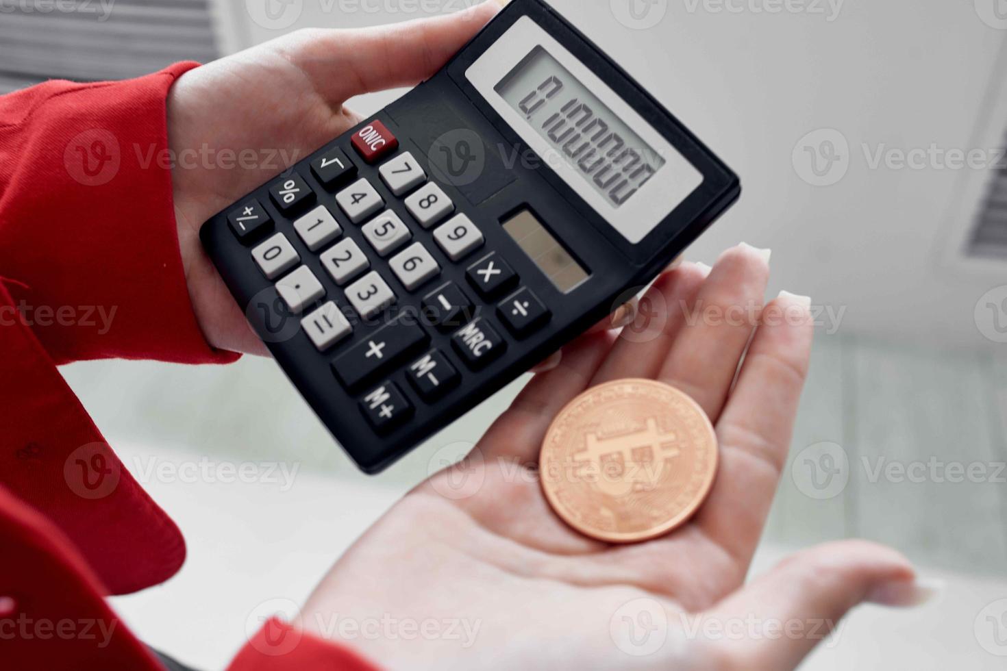 criptomoeda bitcoin calculadora calculando a custo do Internet finança foto