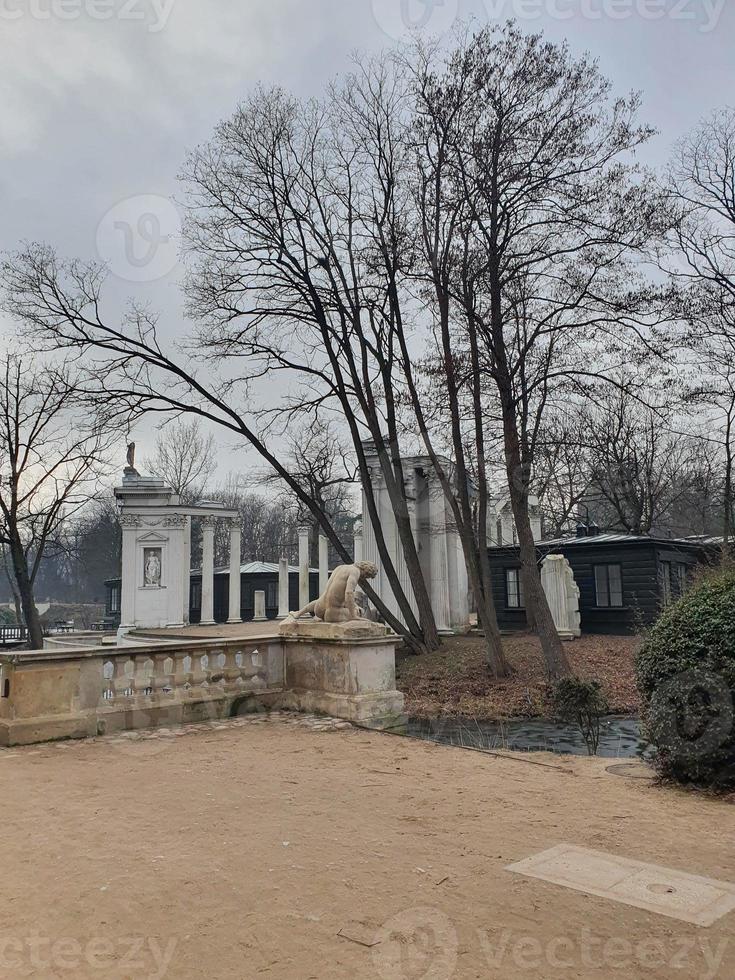 outono Inverno panorama com uma teatro em a água dentro a polonês dentro Varsóvia foto