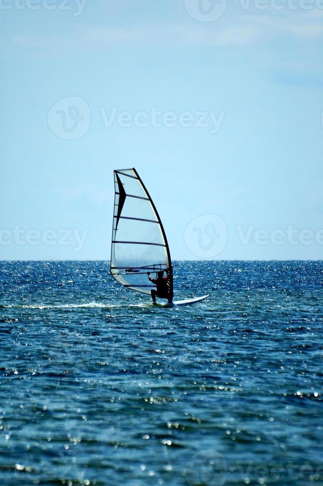 windsurf em a baía do pucka em a báltico mar foto