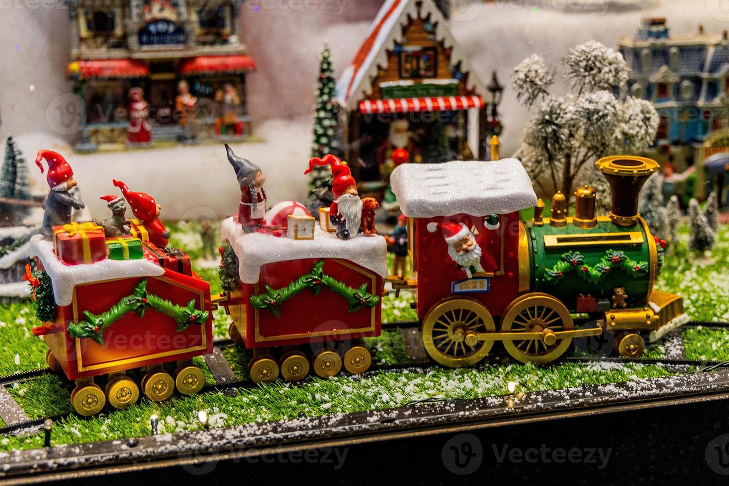 Natal decoração brinquedo verde papai noel trem com elfos foto