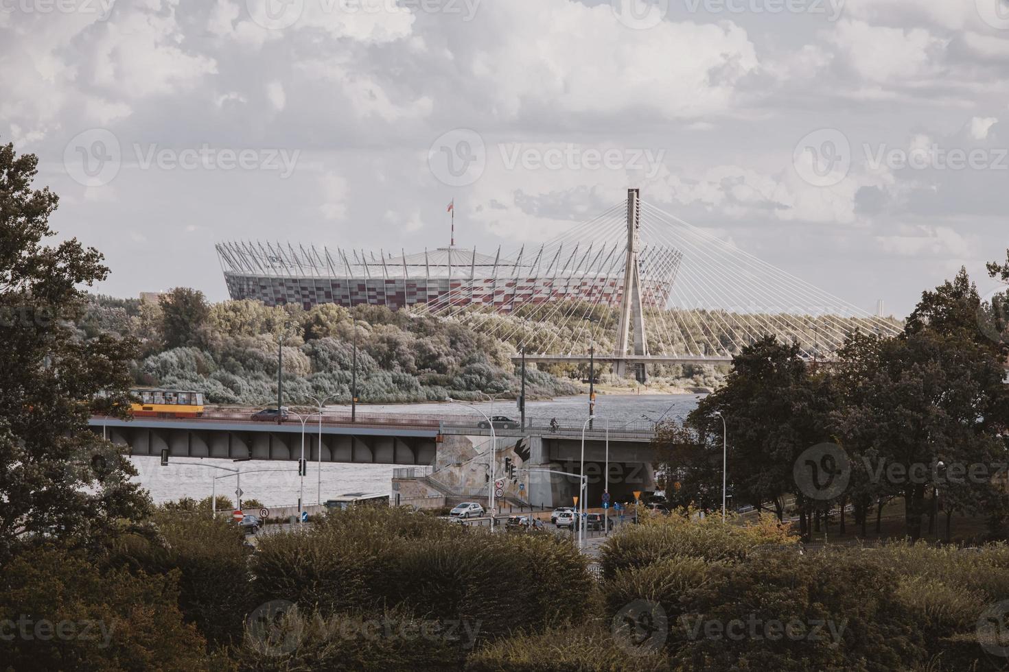 Visão do a pge polonês nacional estádio dentro Varsóvia em uma caloroso verão dia foto