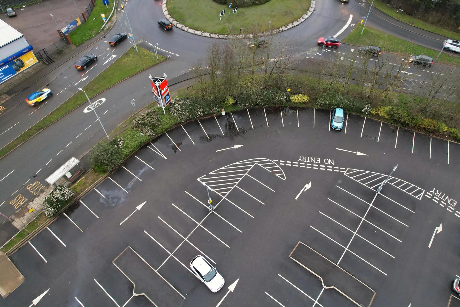 lindo Visão do luton Cidade do Inglaterra durante nublado pôr do sol. imagem estava capturado em 29 de março de 2023 às Centro do luton cidade do Reino Unido. foto