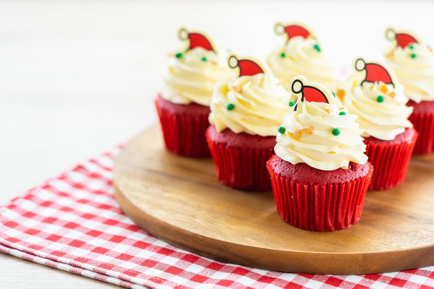 sobremesa doce com veludo vermelho cupcake foto