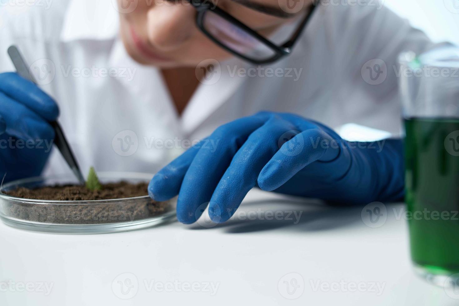 mulher laboratório assistente pesquisa biologia Ciência foto