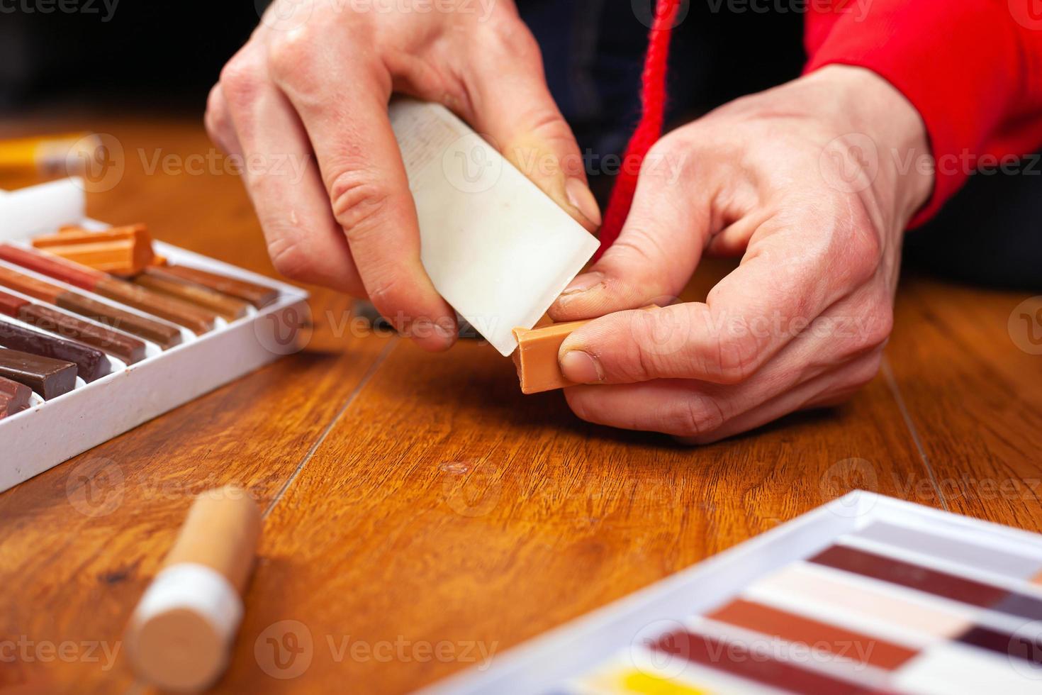 restauração de laminado e parquet para vedação de riscos e lascas foto