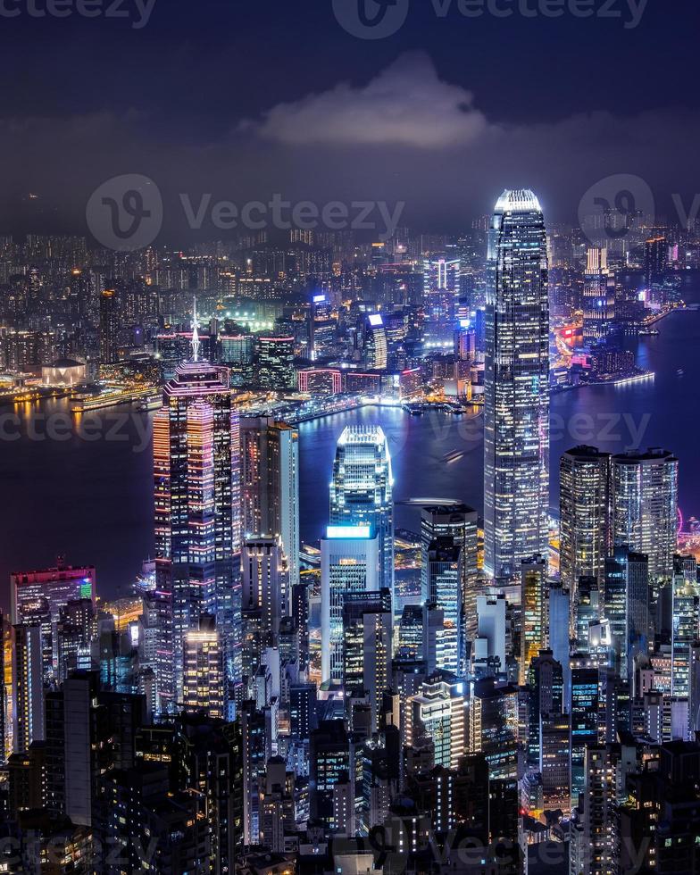 Horizonte de hong kong à noite vista do pico de victoria, hong kong, china. foto