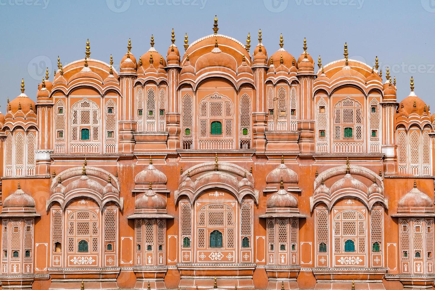 hawa mahal em um dia ensolarado, jaipur, rajasthan, índia foto