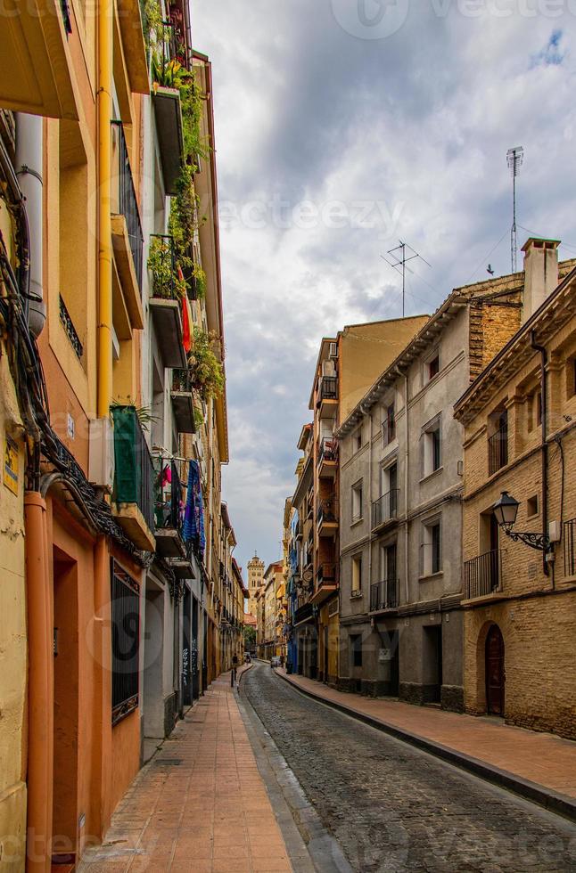 ruas dentro a histórico velho Cidade do zaragoza, Espanha foto