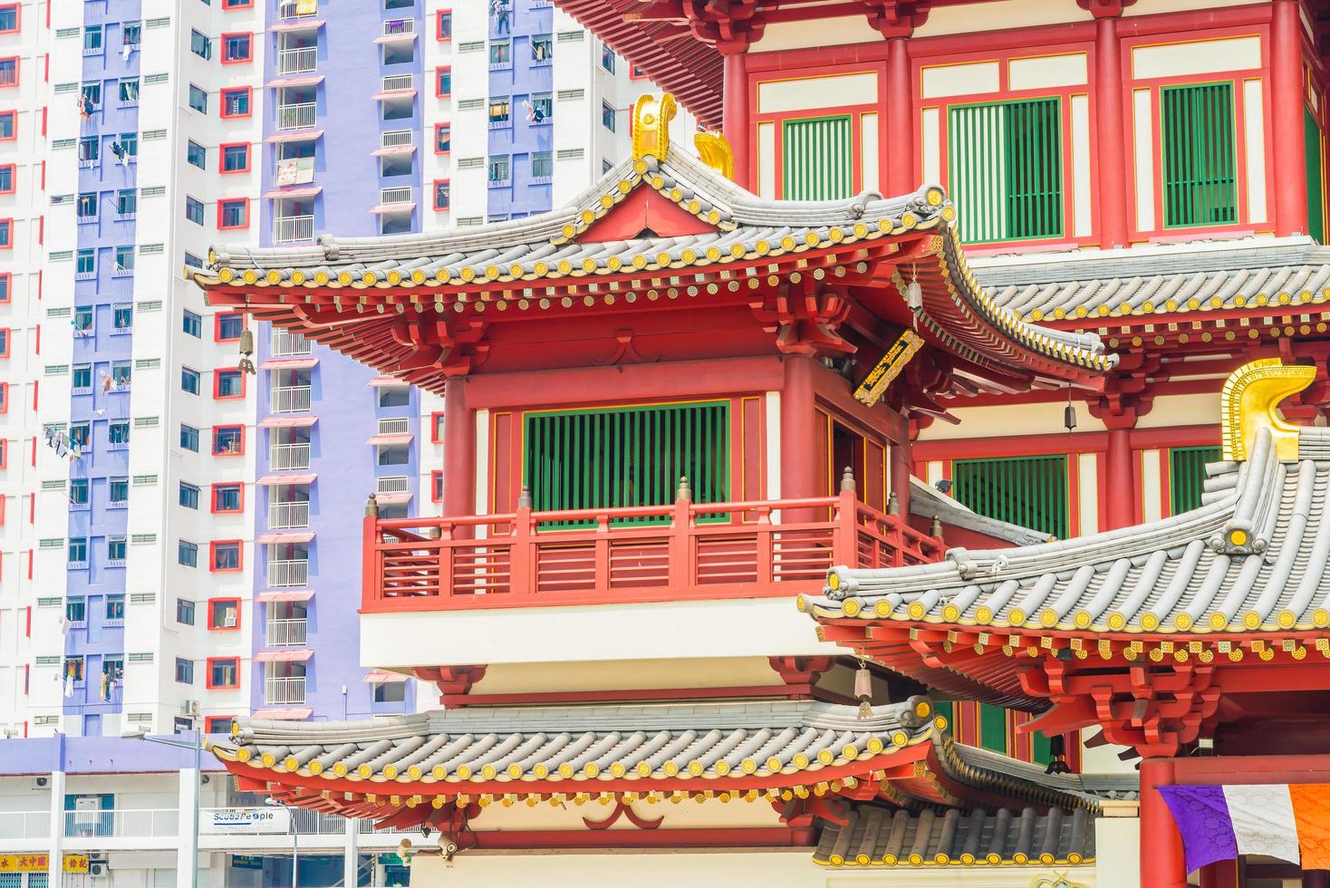 lindo templo de dente de Buda em Singapura foto