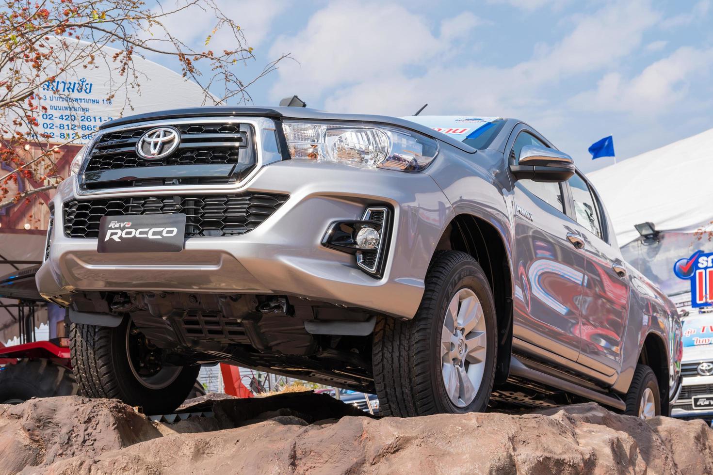 pegar caminhão carro Toyota hilux revo Rocco em exibição foto