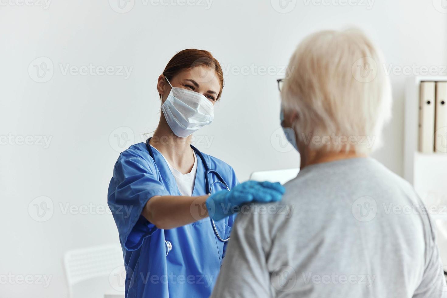 fêmea médico profissional adendo médico máscaras foto