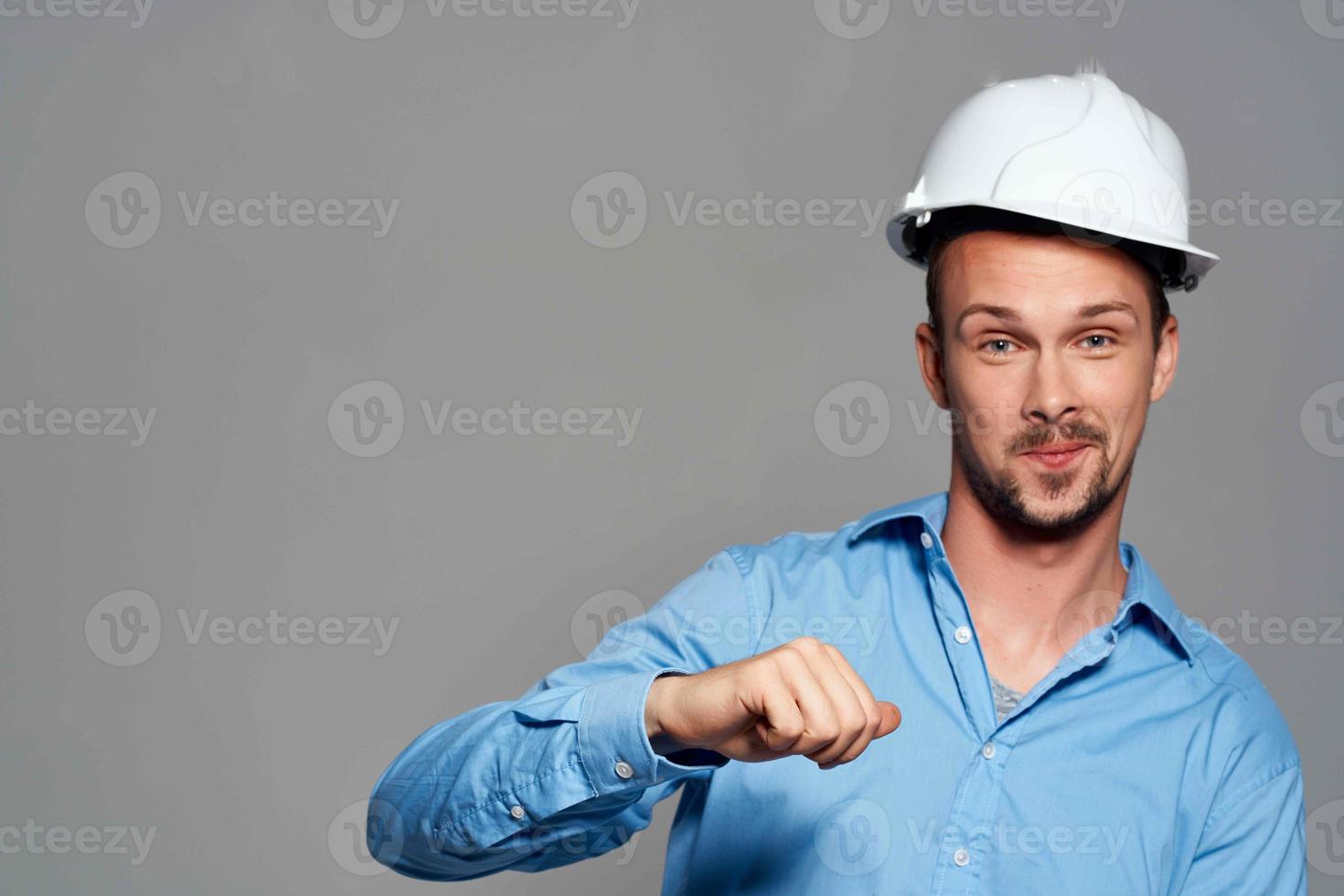 engraçado masculino engenheiro trabalhos uniforme profissional construção foto