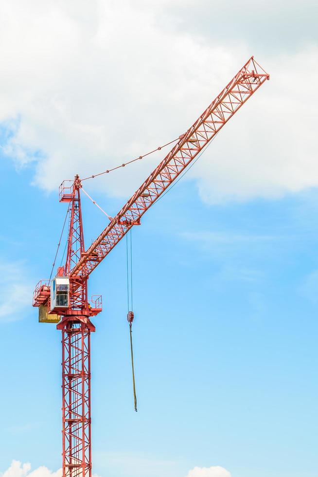 guindaste no canteiro de obras foto