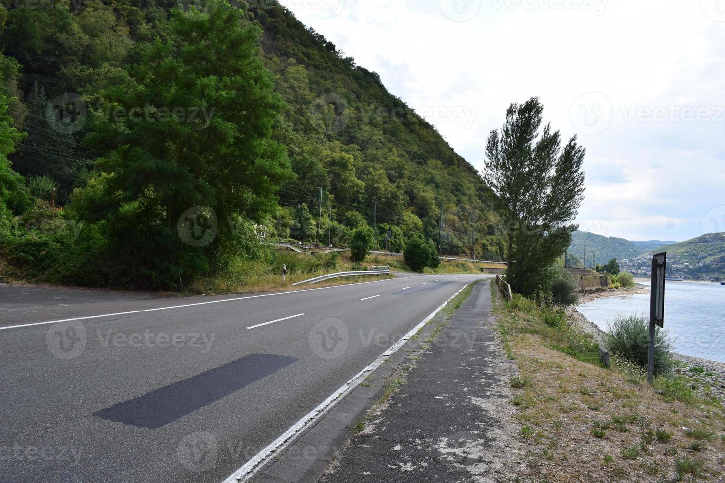 meio Rhine vale estrada foto