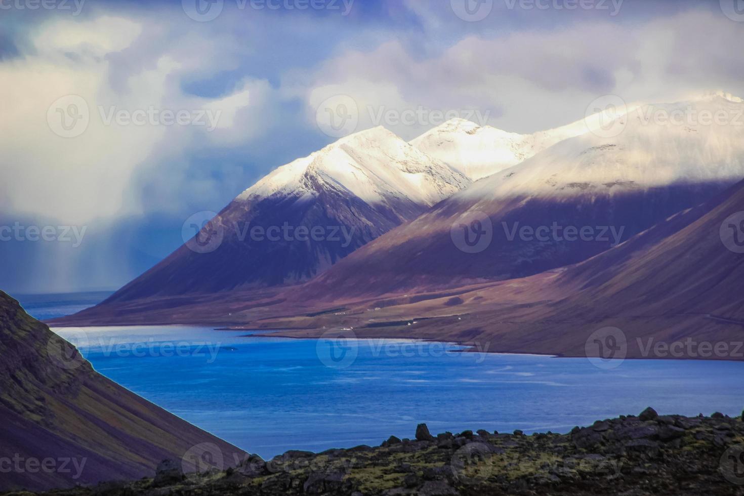 islandês fiordes dentro Europa. foto