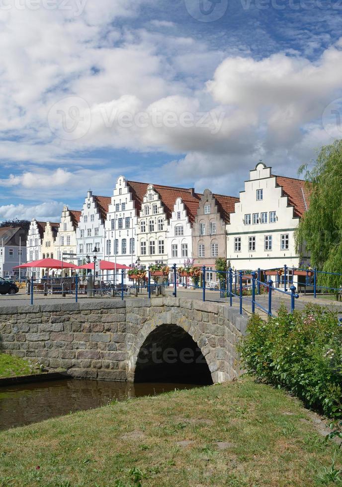 às mercado quadrado dentro Friedrichstadt, norte Frísia, Schleswig-Holstein, Alemanha foto