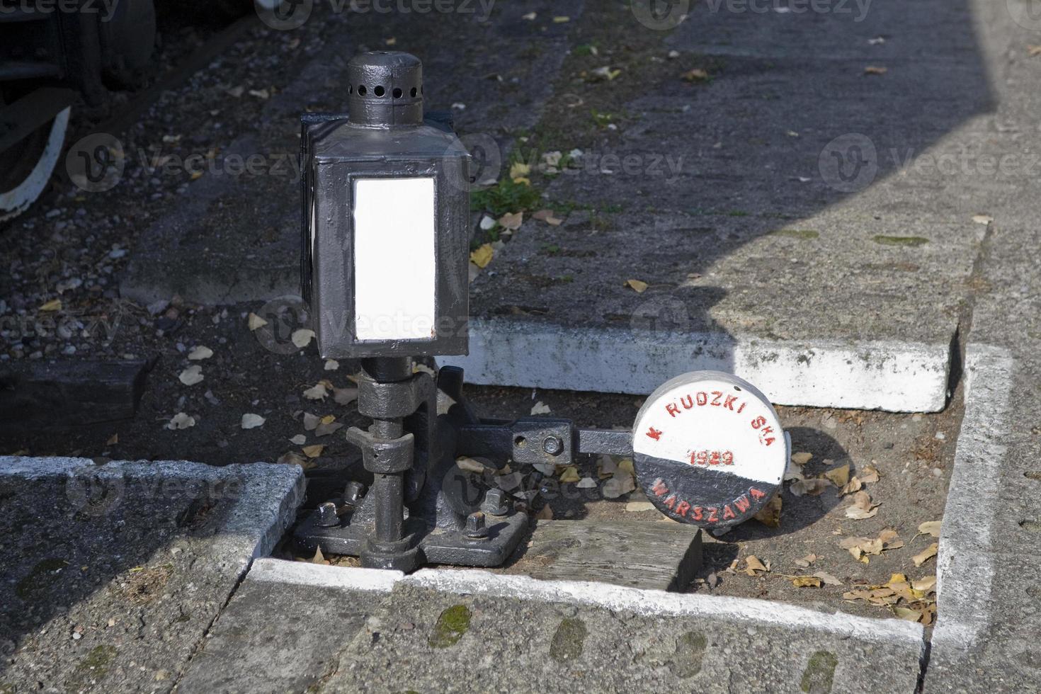 lindo velho destruído histórico estrada de ferro em pé dentro a museu foto