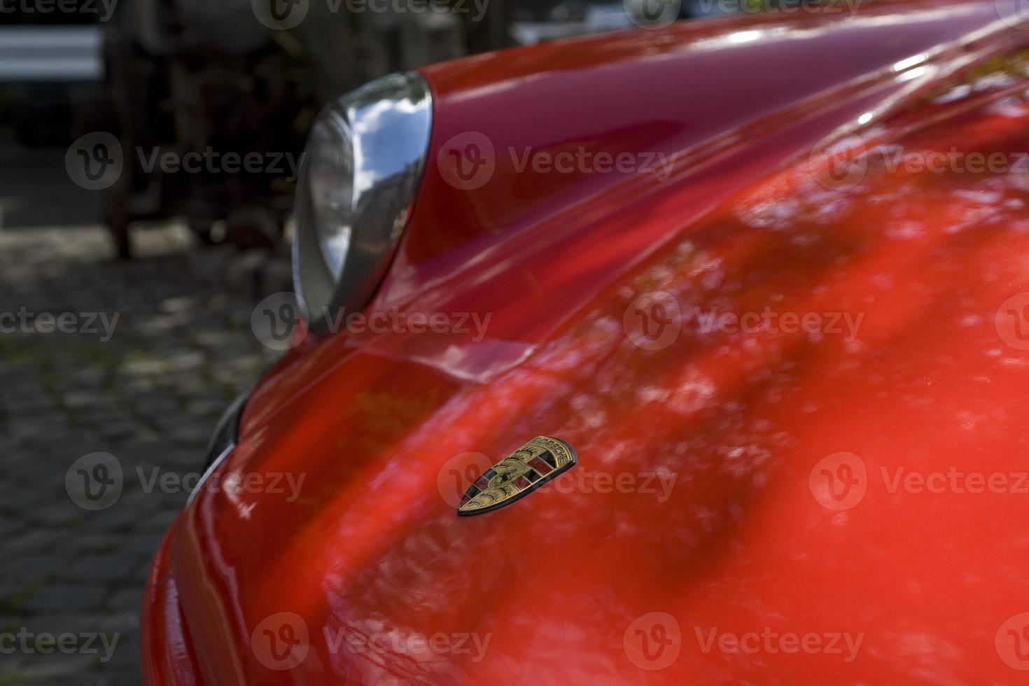 velho vintage metal detalhes carro dentro a museu fechar-se foto