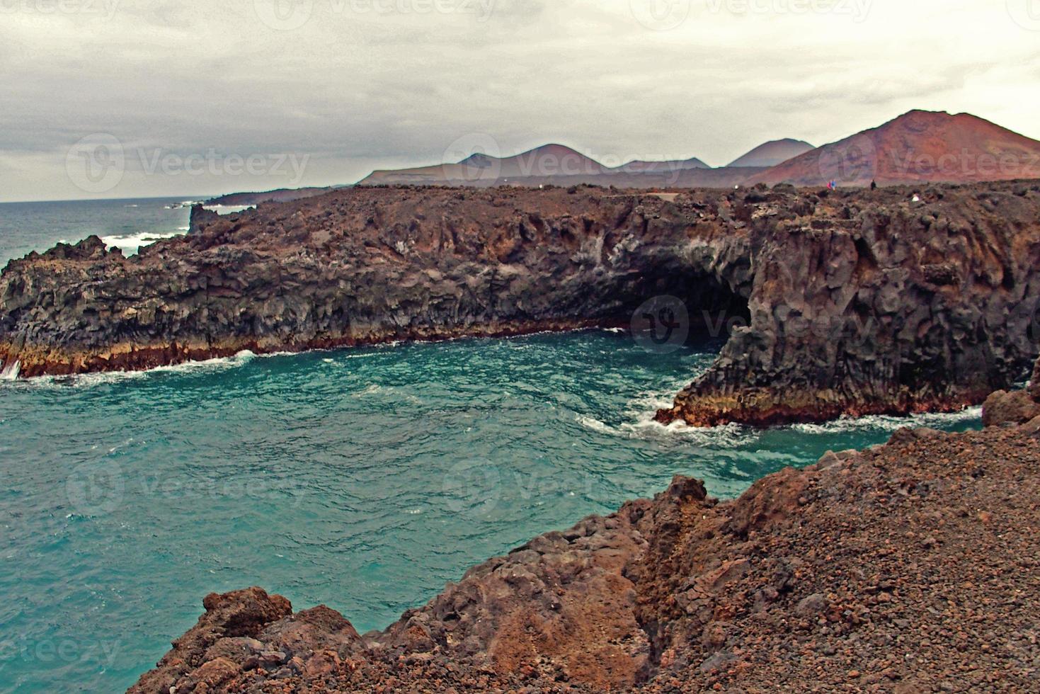 original vulcânico paisagens a partir de a espanhol ilha do Lanzarote foto