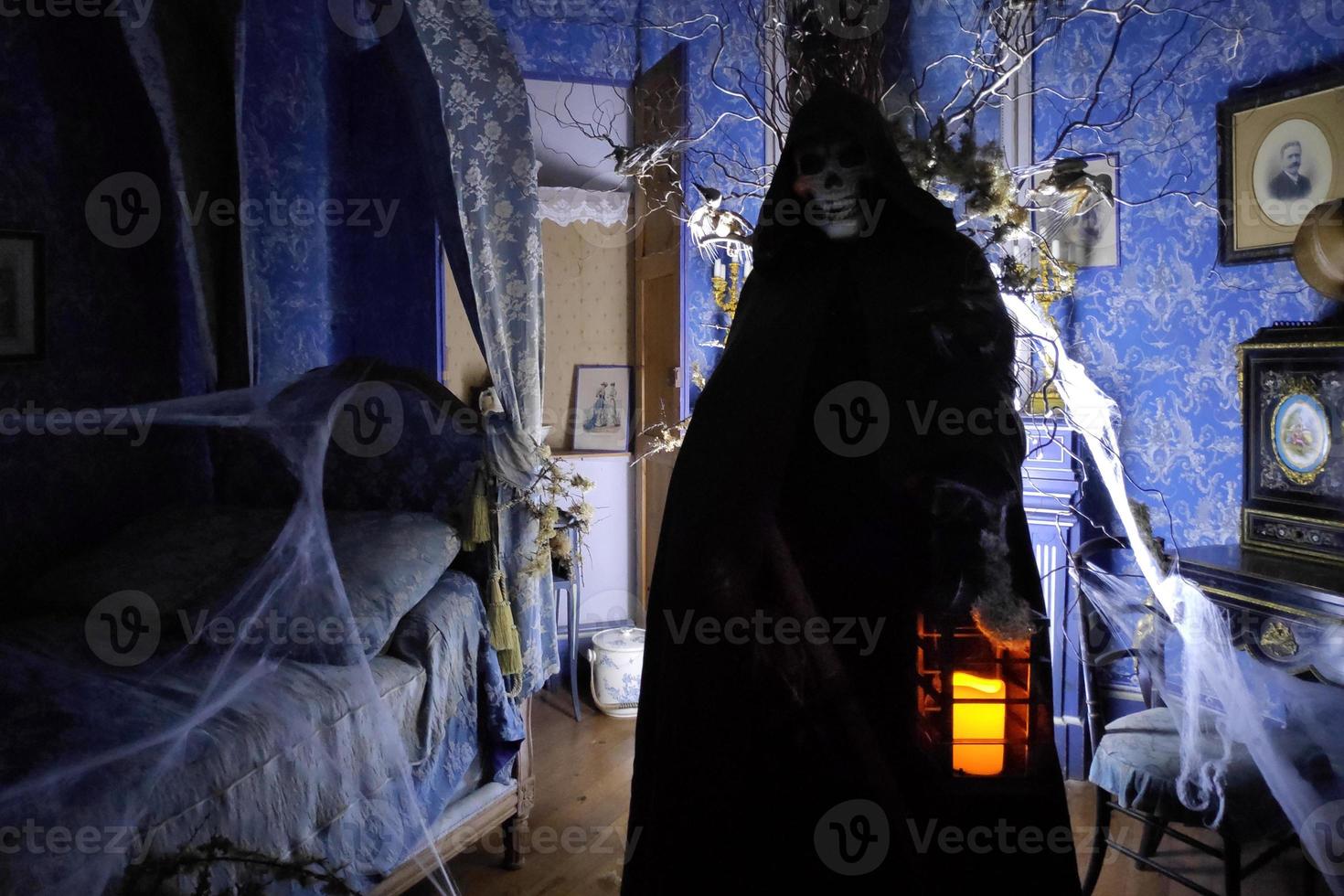 ceifador durante a noite de halloween foto