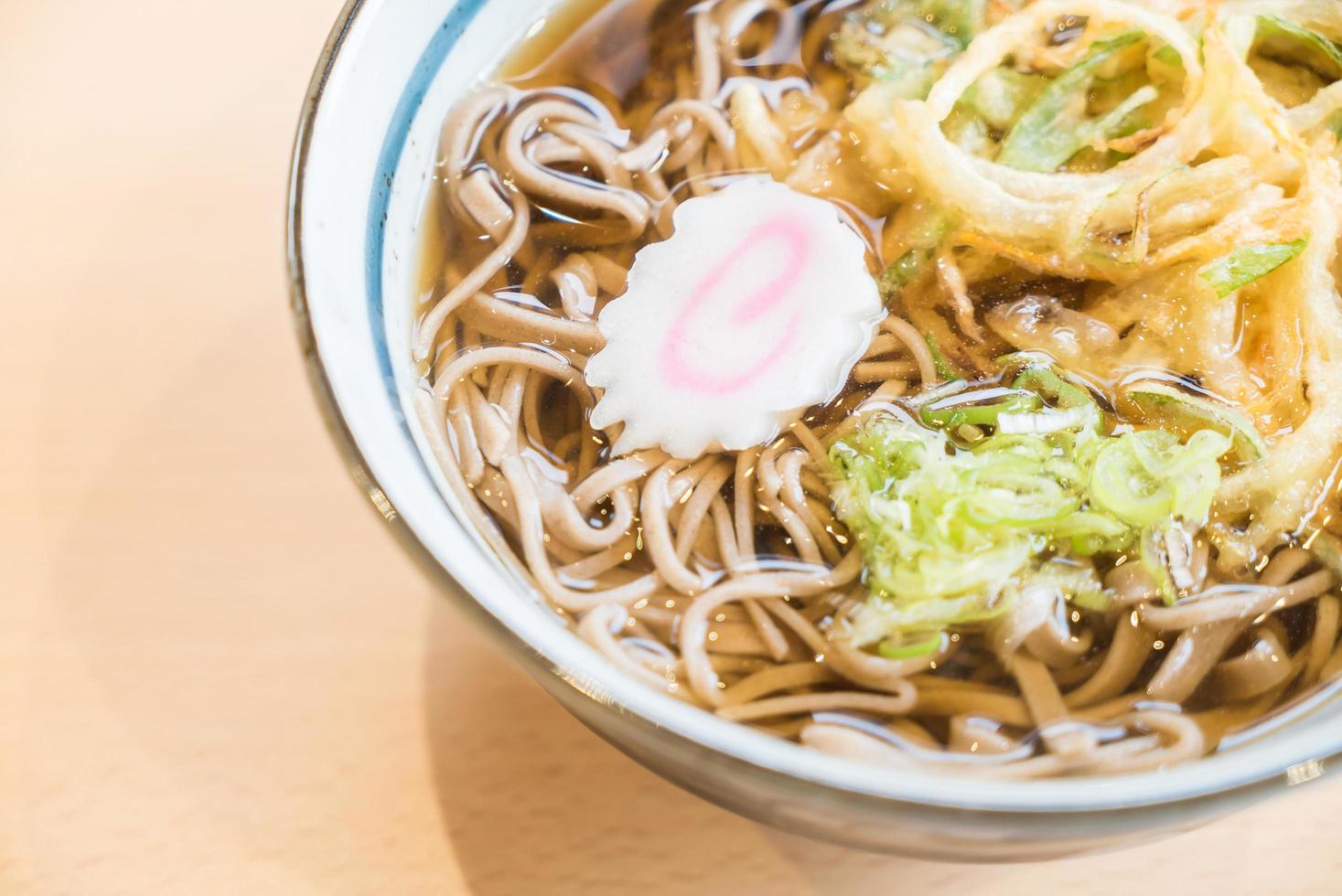 macarrão ramen quente foto