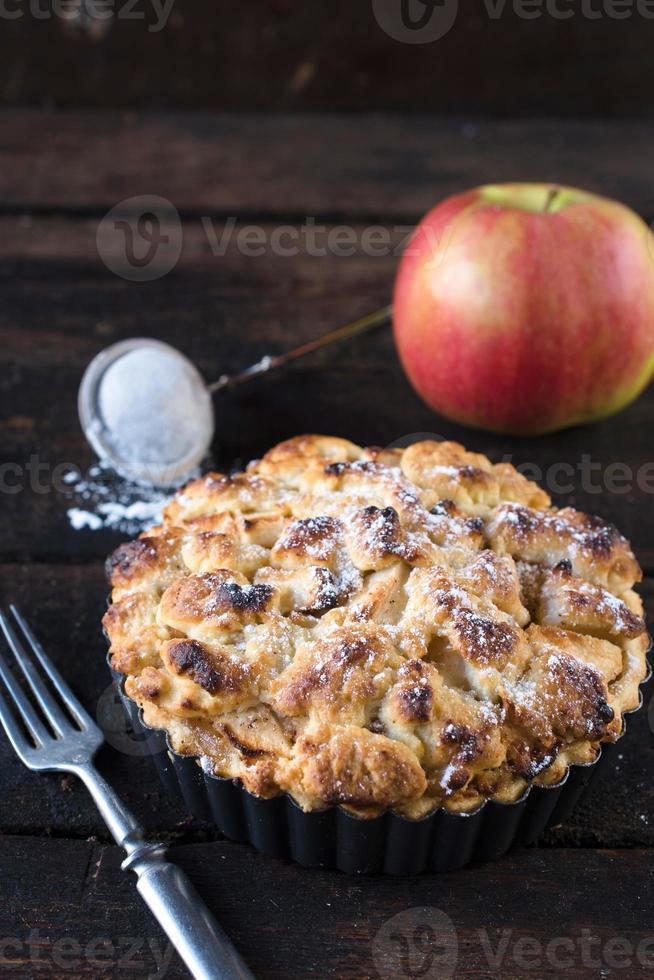 maçã torta dentro a mofo foto