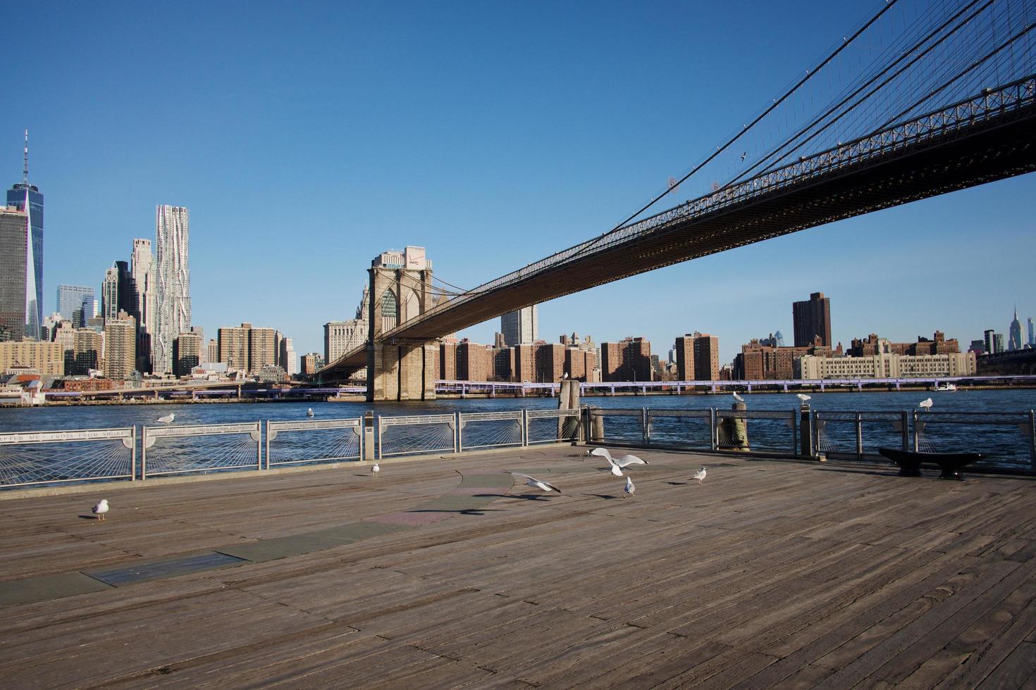 brooklyn, new york city, ny, março de 2020 - brooklyn bridge foto