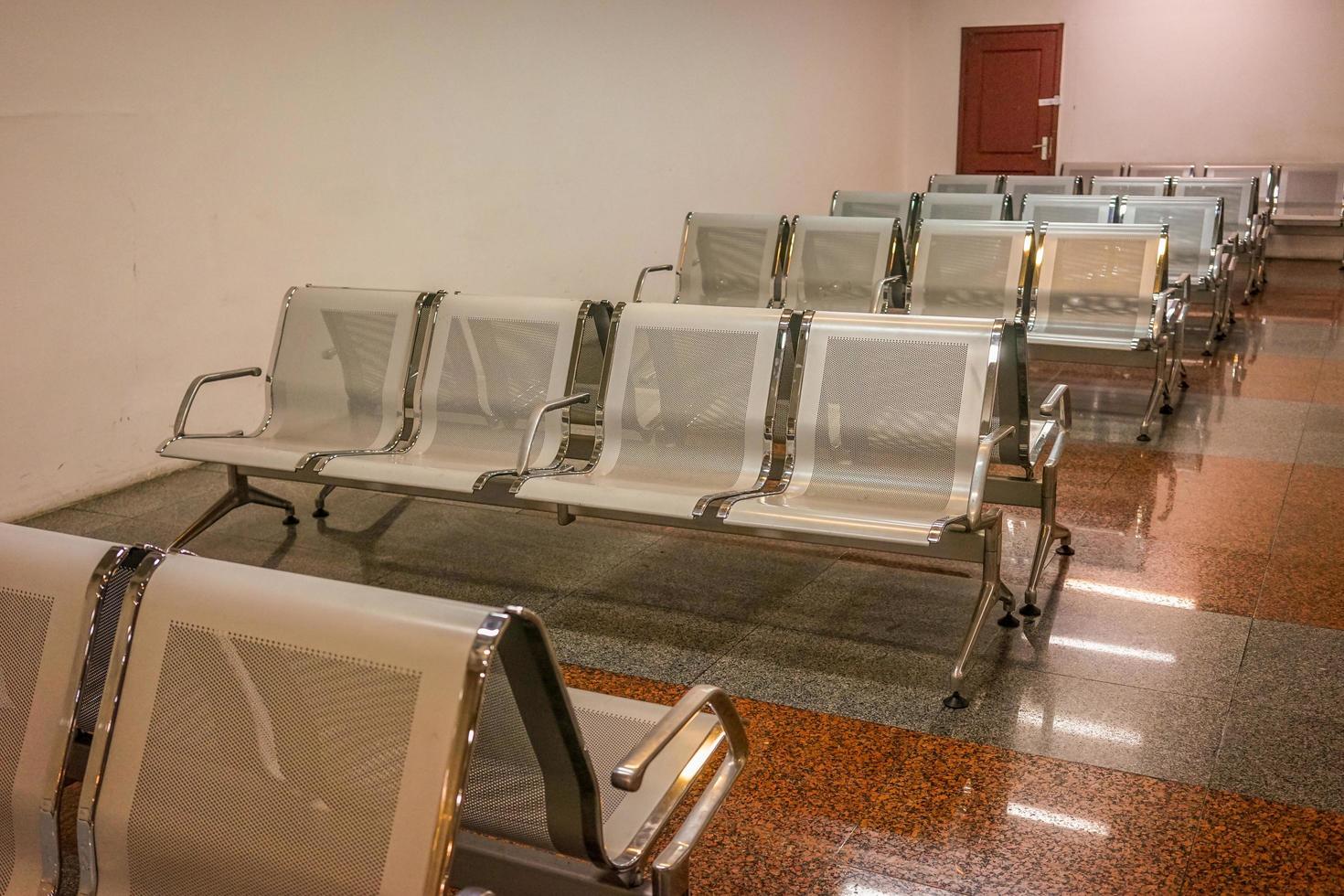 interior das instalações da estação ferroviária. foto