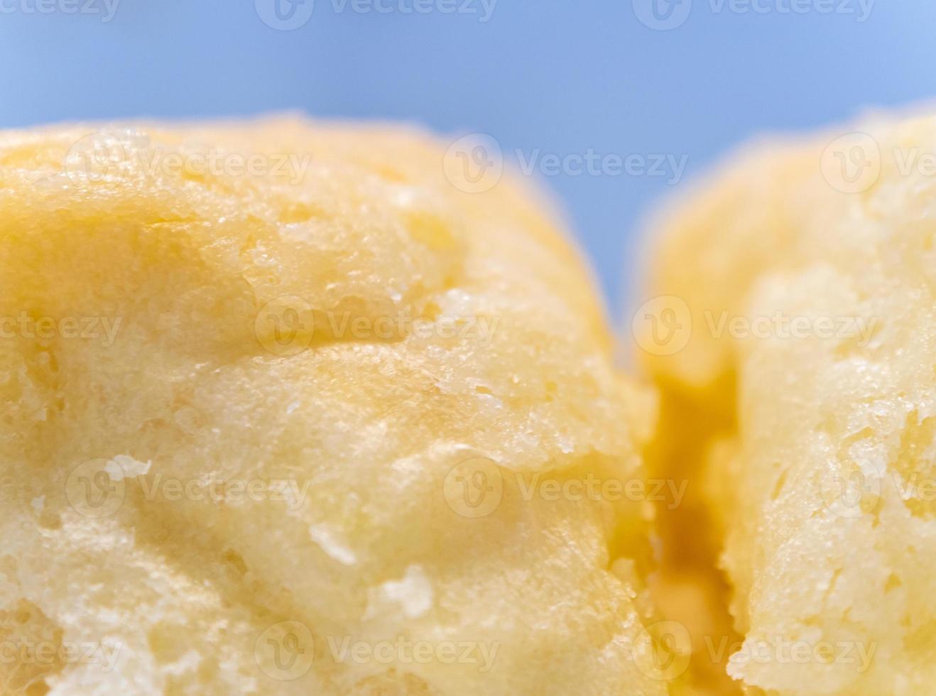 textura de close-up de açúcar finamente revestido no pão macio foto