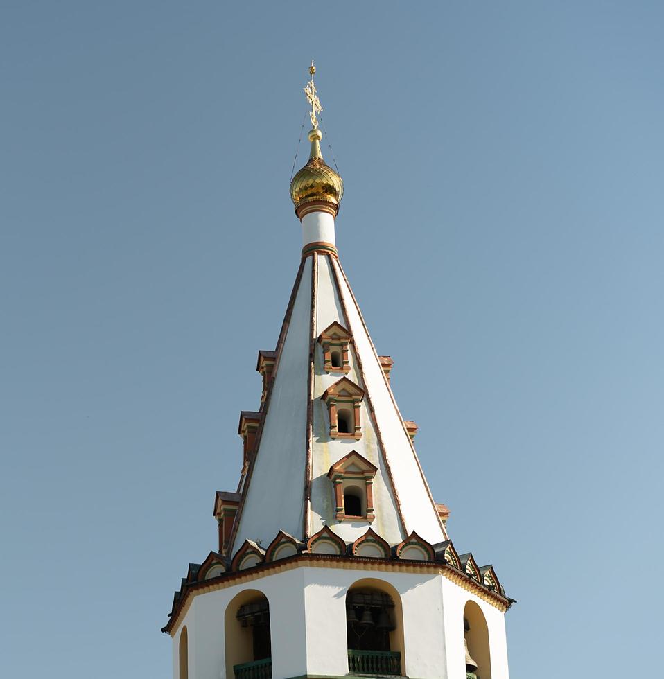 vista da catedral da epifania. irkutsk, rússia foto