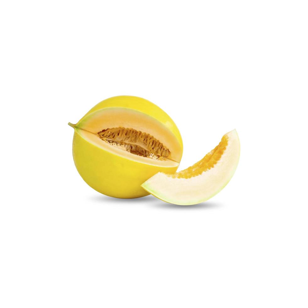 um melão ou melão de cor amarela e uma peça sobre fundo branco. foto