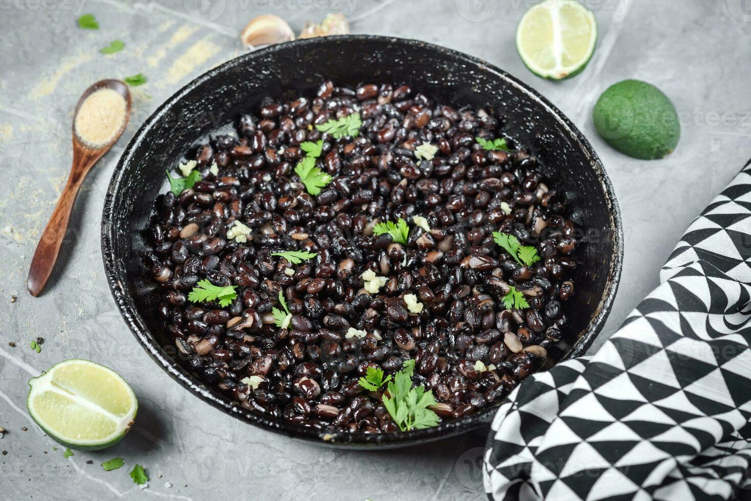 cozinhou Preto feijões foto