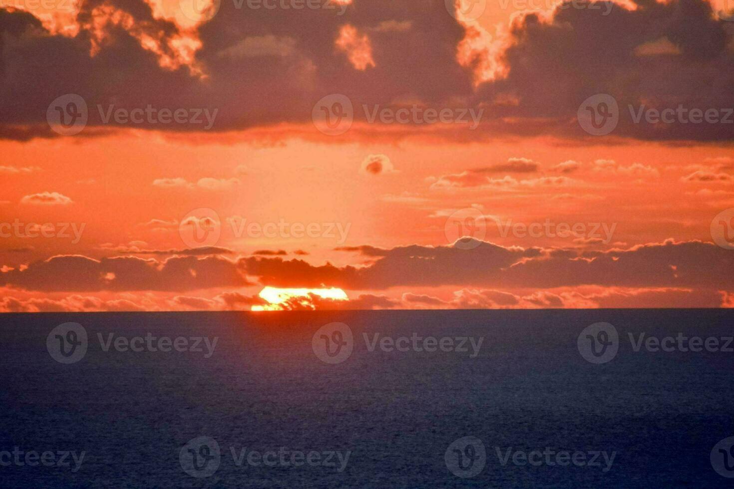 vista panorâmica do pôr do sol foto