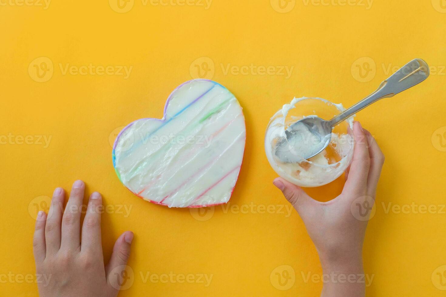 usar a popular pop isto brinquedo Como uma chocolate mofo. branco chocolate e colorida doces. faça você mesmo conceito. passo a passo foto instruções. degrau 6.